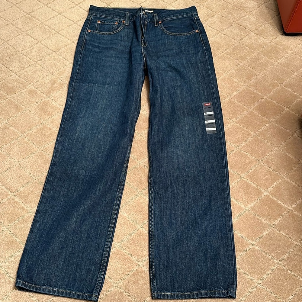 Levi’s dark denim never worn. Size 31 low waisted jean. Low pro straight